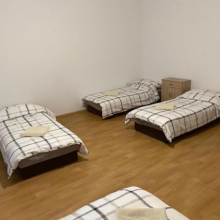 Apartments Tomkova Hradec Králové Buitenkant foto