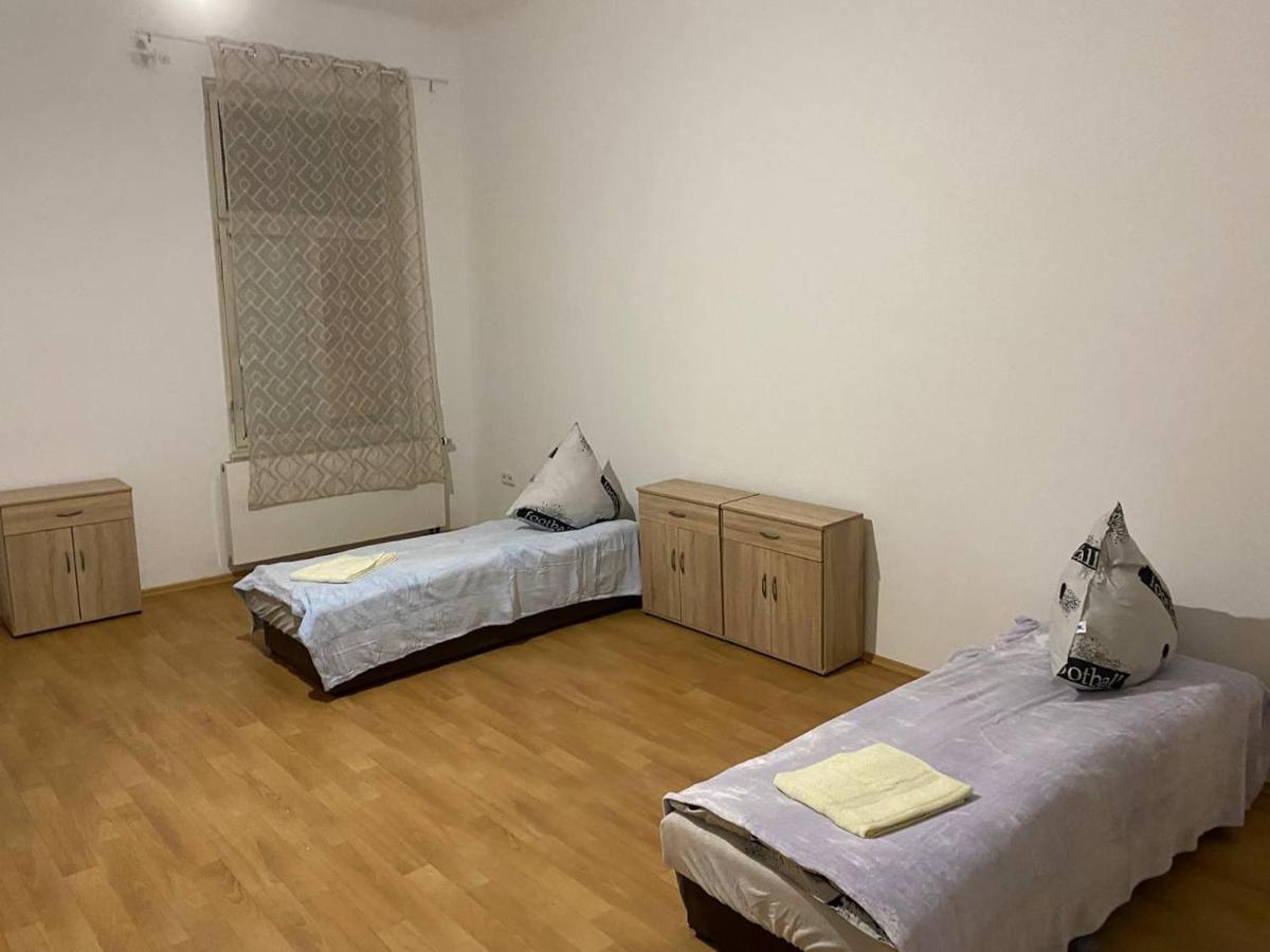 Apartments Tomkova Hradec Králové Buitenkant foto