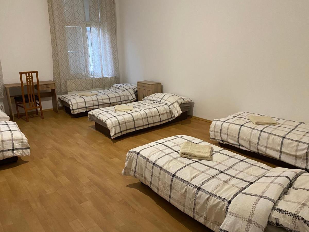 Apartments Tomkova Hradec Králové Buitenkant foto