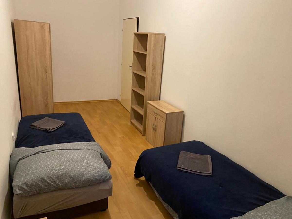 Apartments Tomkova Hradec Králové Buitenkant foto