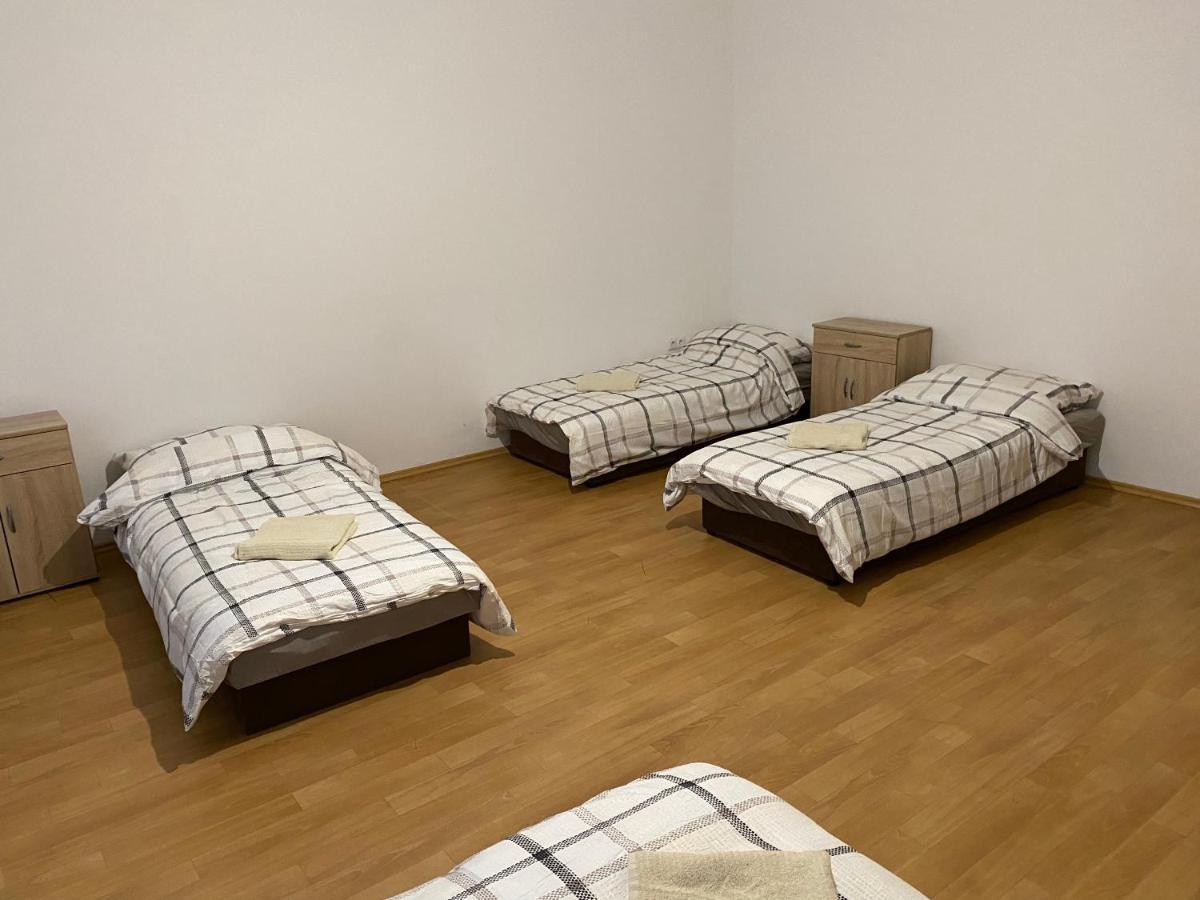 Apartments Tomkova Hradec Králové Buitenkant foto